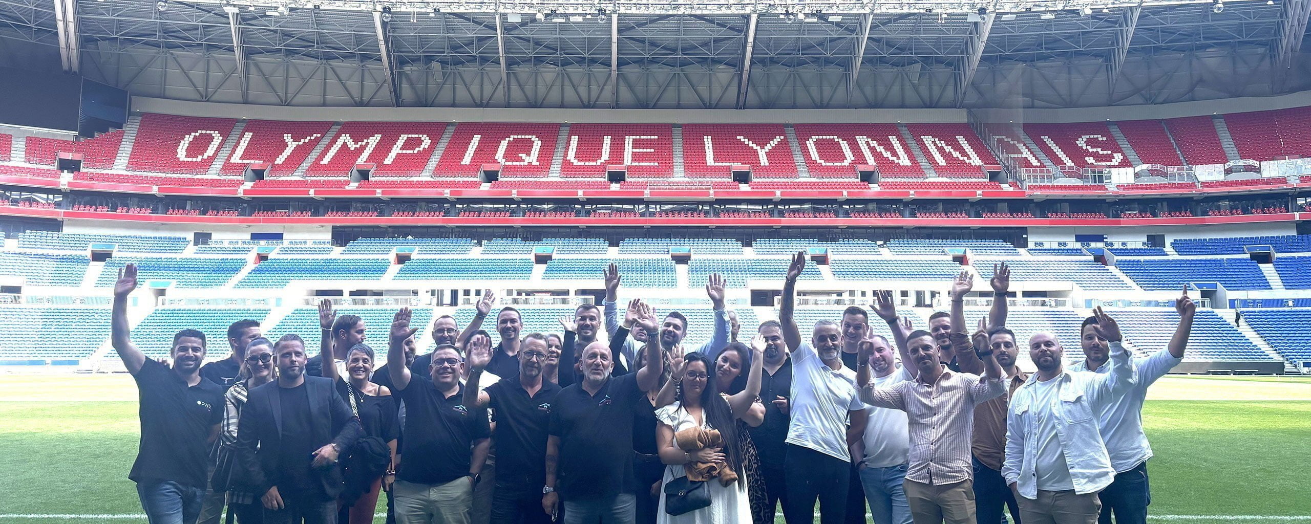 Réunion commerciale du Groupe OPNR au Groupama Stadium. Les participants sur le stade lyonnais !